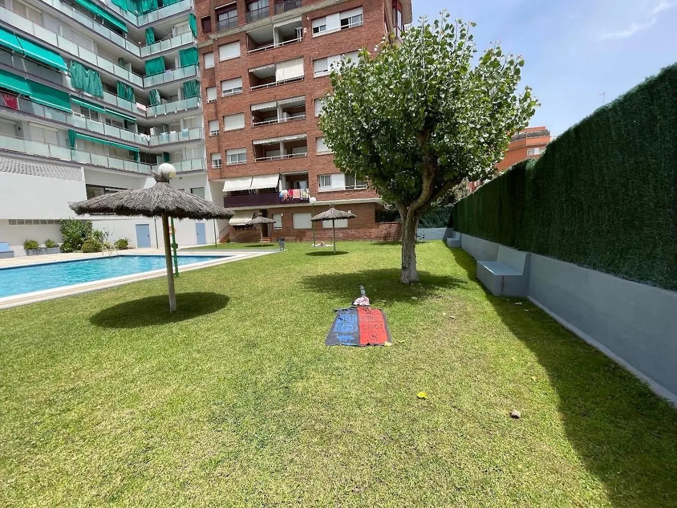 Piso Reformado Con Terraza, Piscina, 3 Minutos De Playa De Fenals Apartment Lloret de Mar