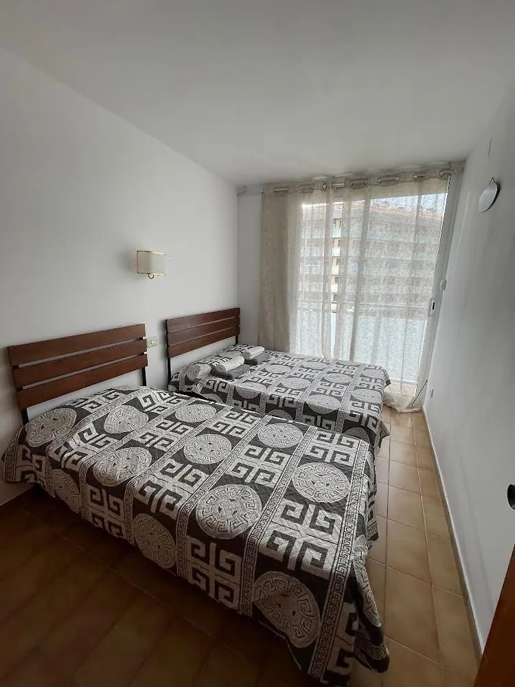 Piso Reformado Con Terraza, Piscina, 3 Minutos De Playa De Fenals Apartment Lloret de Mar Spain