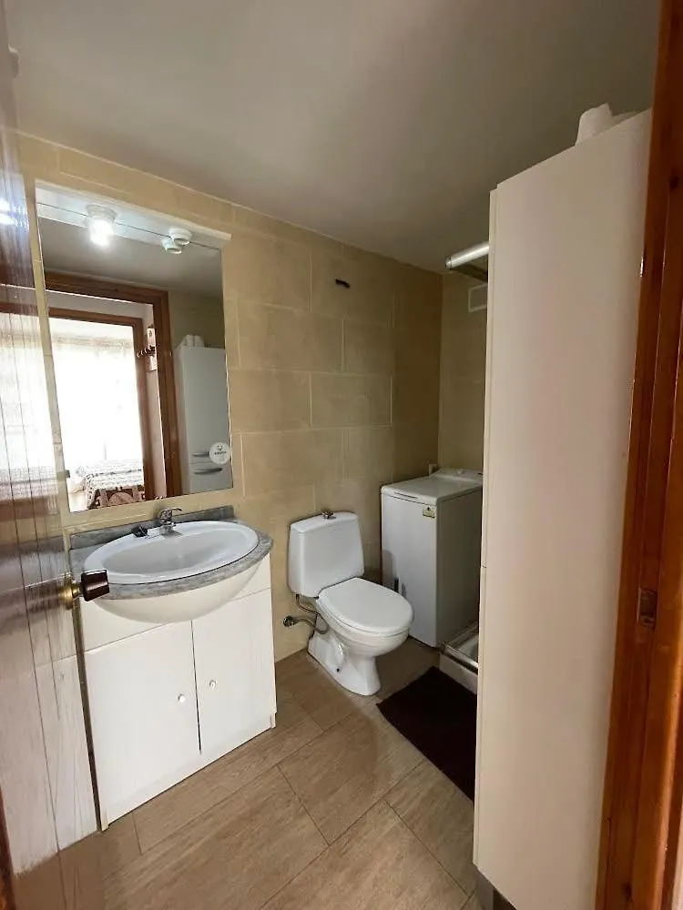 Piso Reformado Con Terraza, Piscina, 3 Minutos De Playa De Fenals Apartment Lloret de Mar 0*,  Spain