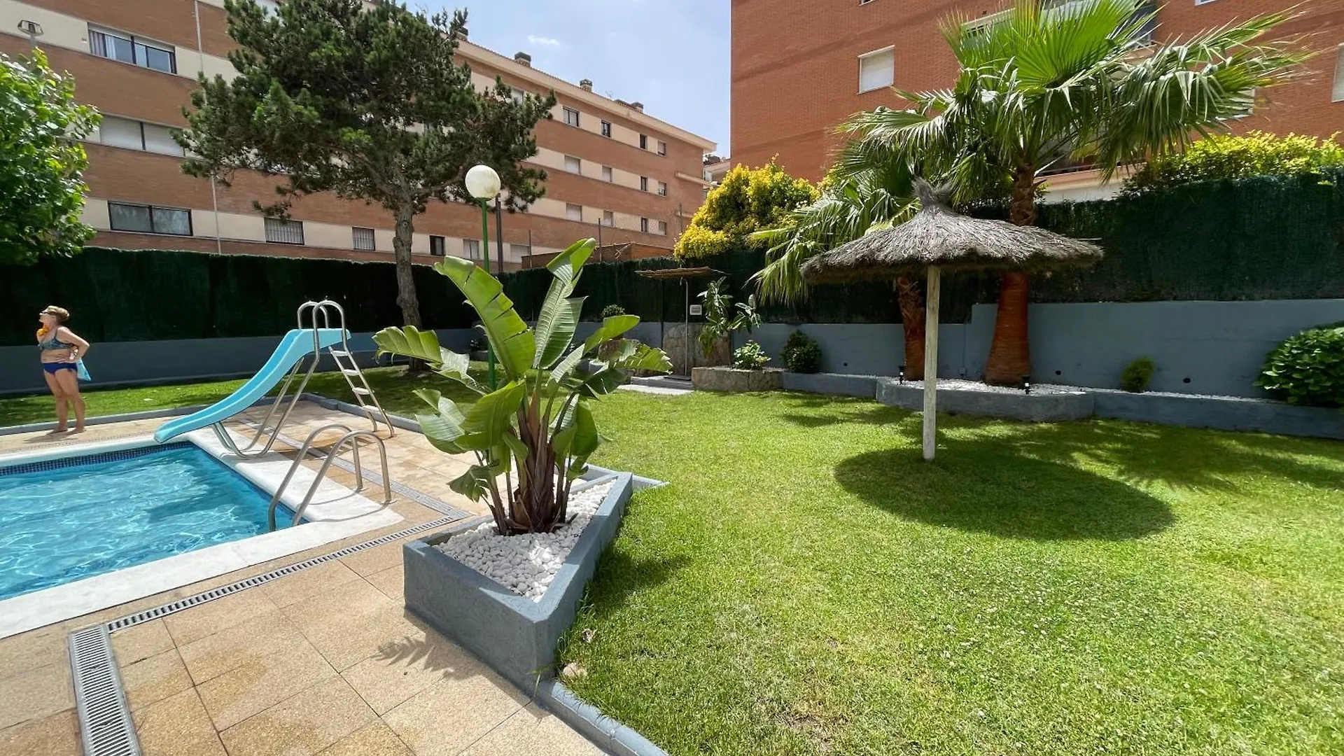 Piso Reformado Con Terraza, Piscina, 3 Minutos De Playa De Fenals Apartment Lloret de Mar
